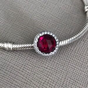 Pandora Disney Belle’s Radiant Rose charm